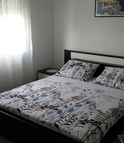 Zoja Мали-Лошинь